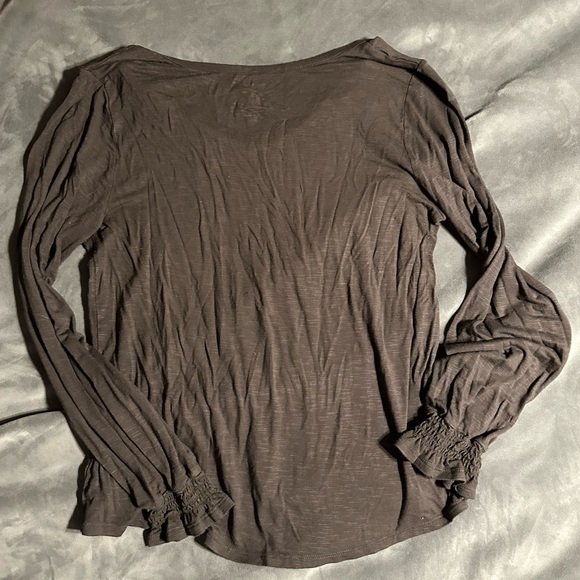 Maurice’s long sleeve blouse with elastic wrist accent - Picture 2 of 2